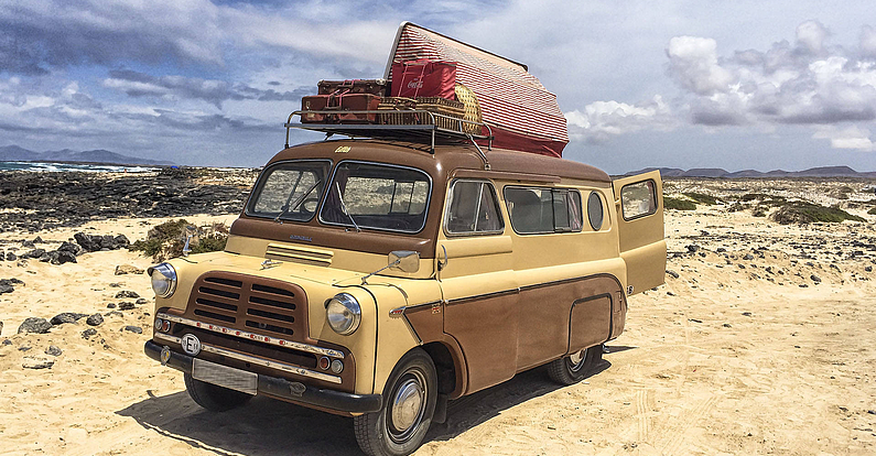Bedford Dormobile an der Caleta del Marrajo Fuerteventura.