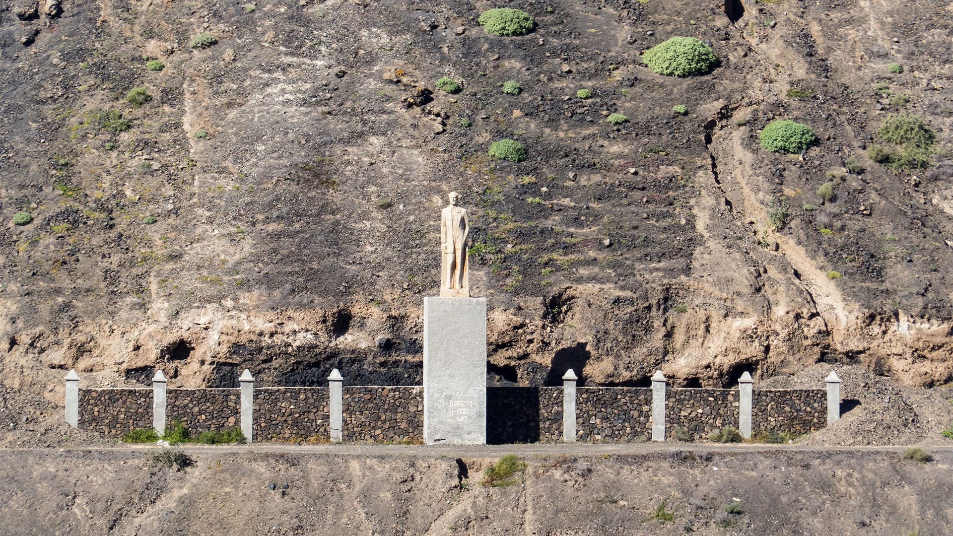 Sehenswürdigkeiten Fuerteventuras: Tindaya – Miguel de Unamuno Denkmal Montaña Quemada