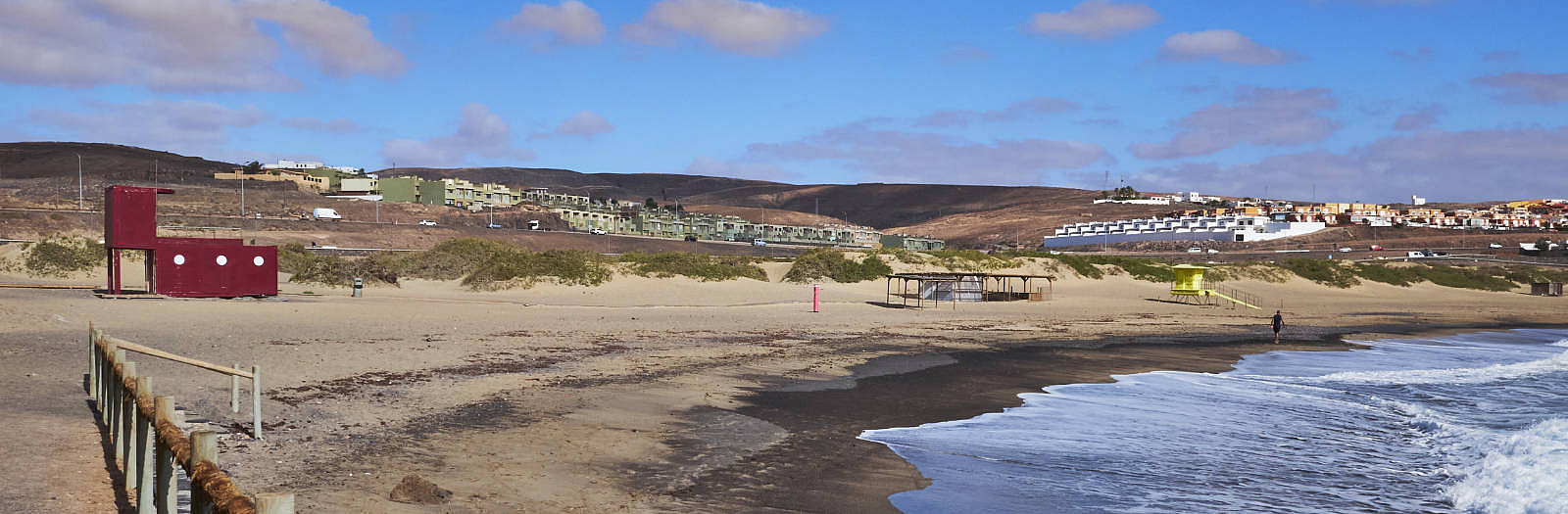 Der Strand Playa Blanca Puerto del Rosario Fuerteventura am frühen Morgen.
