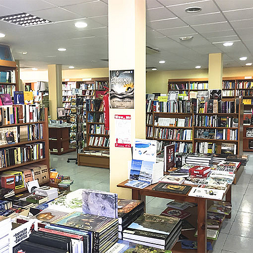 Die Buchhandlung Tagoror in Puerto del Rosario und Corralejo.