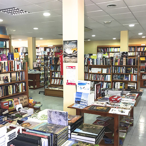Tagoror die einzige aber eine sensationelle Buchhandlung auf Fuerteventura in Puerto del Rosario.