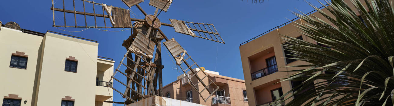 Die historischen Windmühlen von Corralejo Fuerteventura.