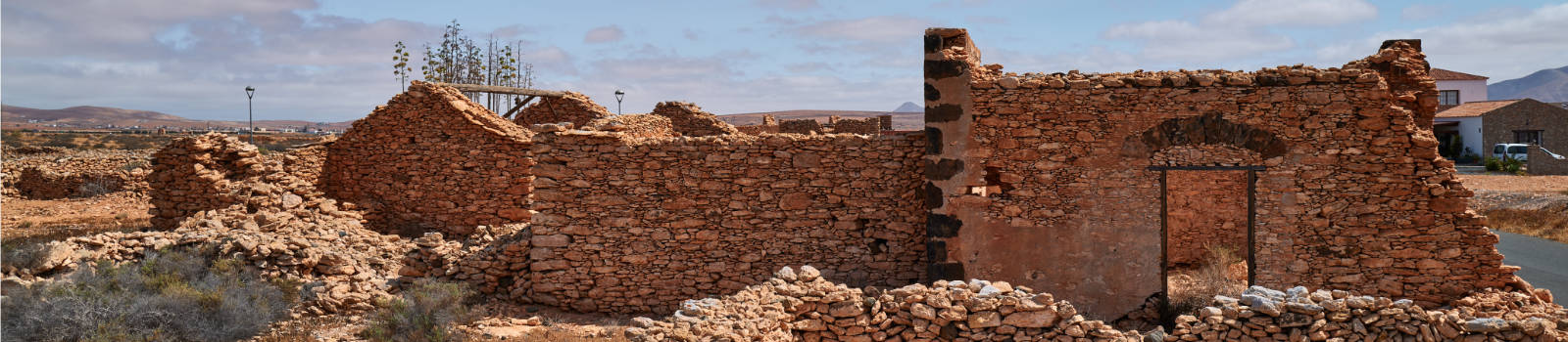 Der Ort Valle de Ortega auf Fuerteventura und die alten Opuntien zur Purpur Gewinnung.