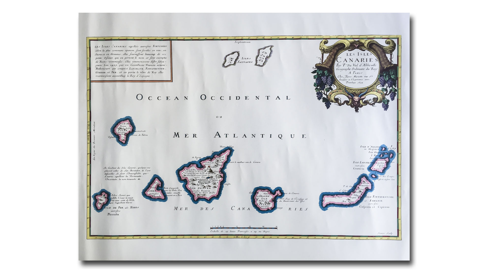 Französische Karte der Kanarischen Inseln aus dem Jahr 1653. Die Küstenlinie noch recht grob. Die portugiesischen "Ilhas Selvagens" deutlich zu gross und unpräzise in der Lage. (Lithographie – Instituto Geográfico Nacional de España)