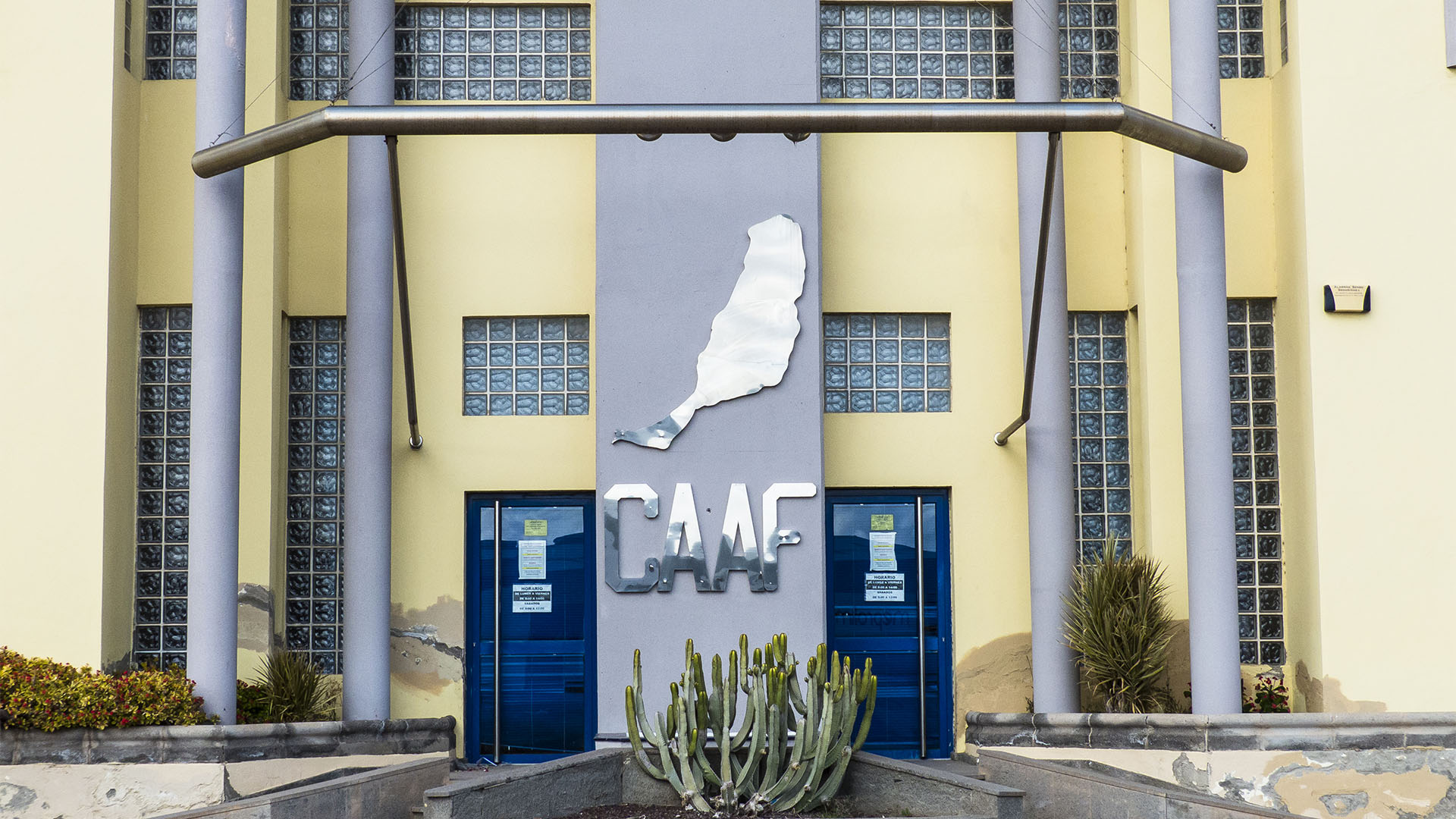 Das CAAF (Consorcio de Abastecimiento de Aguas a Fuerteventura) in Puerto del Rosario.