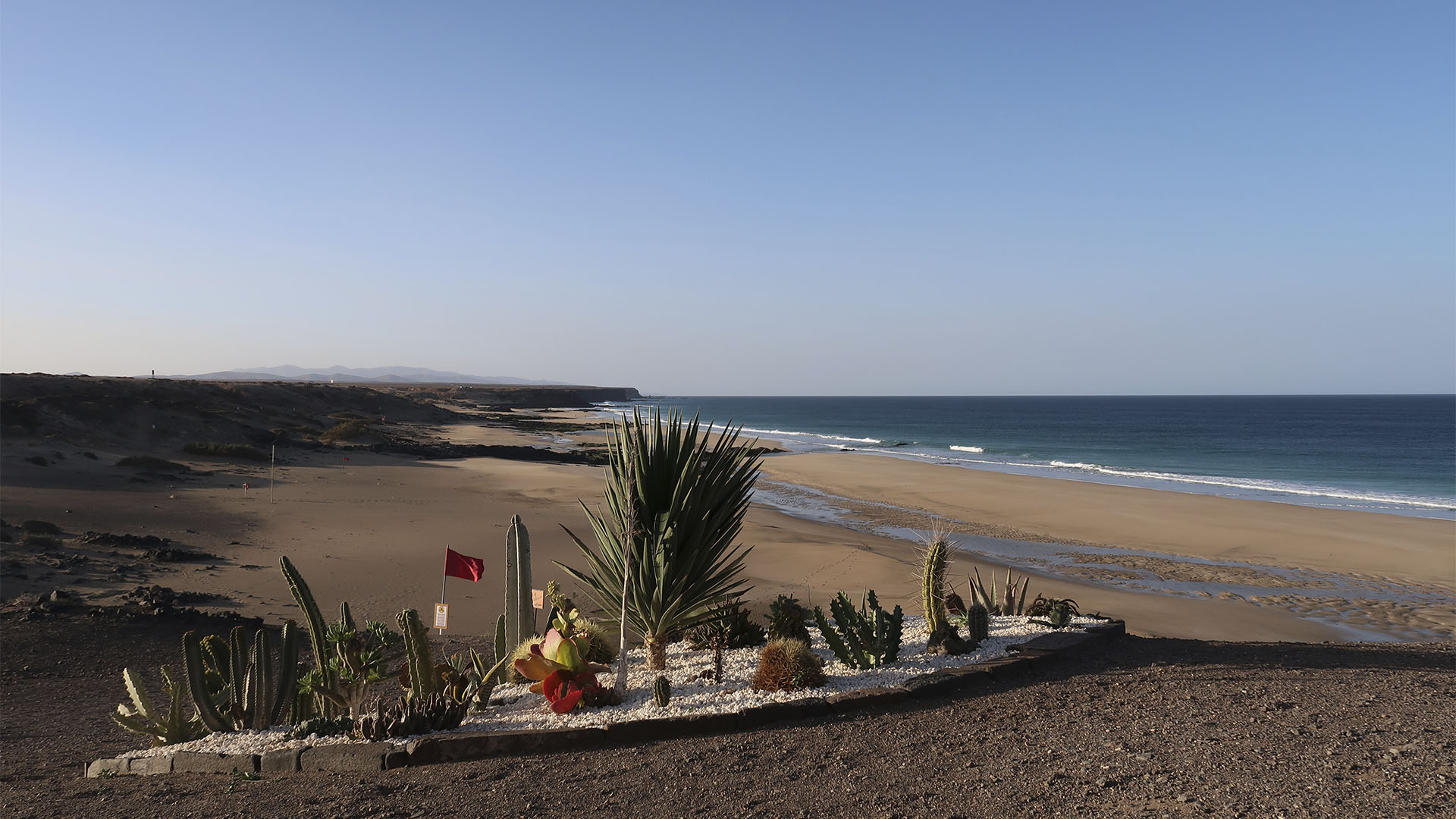 Der Playa del Castillo aka Piedra Playa El Cotillo Fuerteventura.