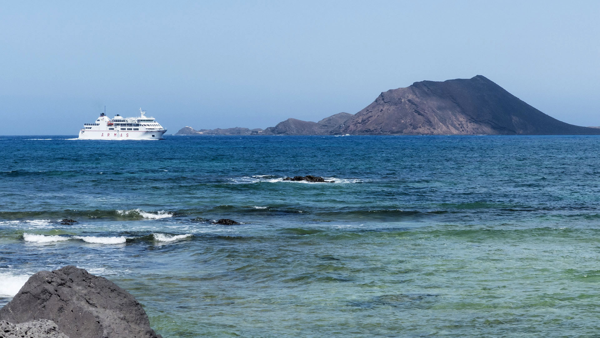 Fuerteventura entdecken – die kleine Insel Los Lobos vor Fuerteventura.