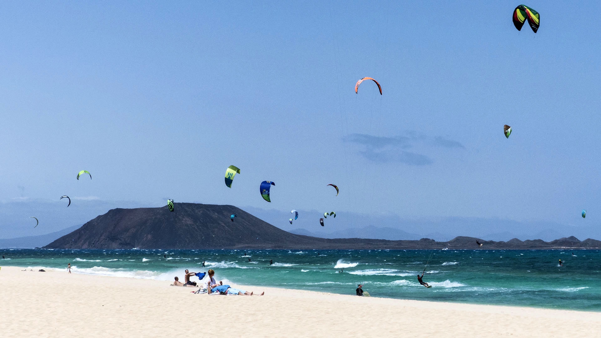 Fuerteventura entdecken – die kleine Insel Los Lobos vor Fuerteventura.