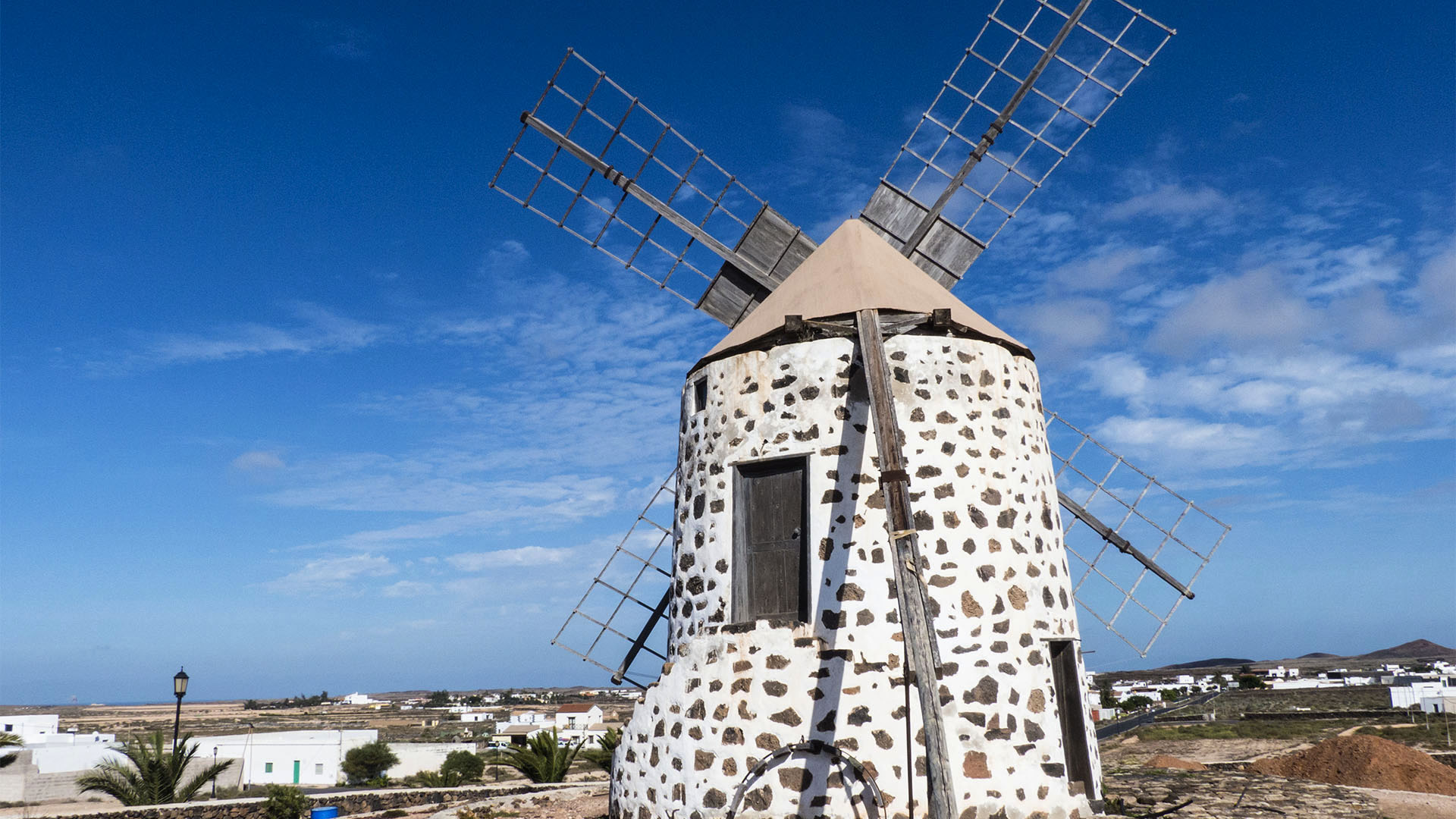 Sehenswürdigkeiten Fuerteventuras: Lajares – Windmühlen
