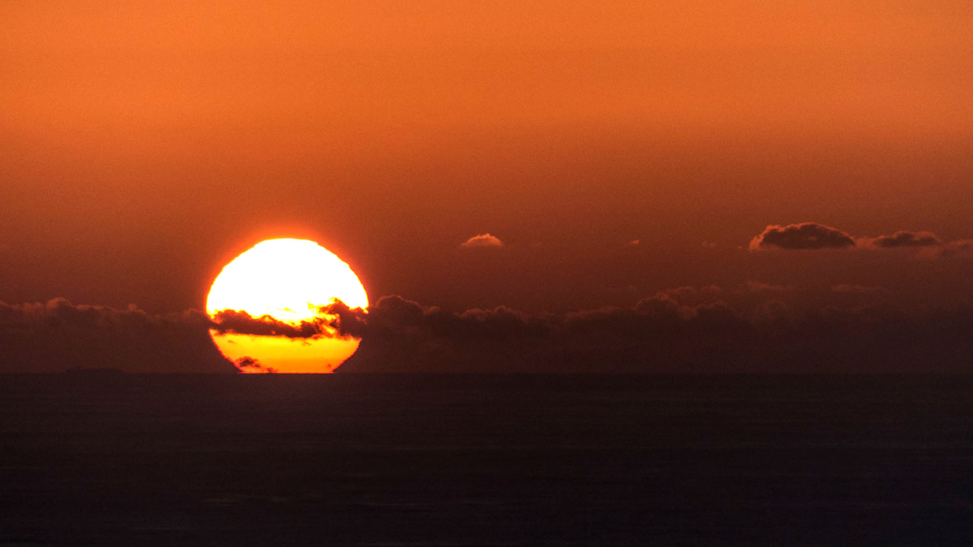 Sonnenuntergang am Sender (370 m) nahe der Fuente de Tababaire.