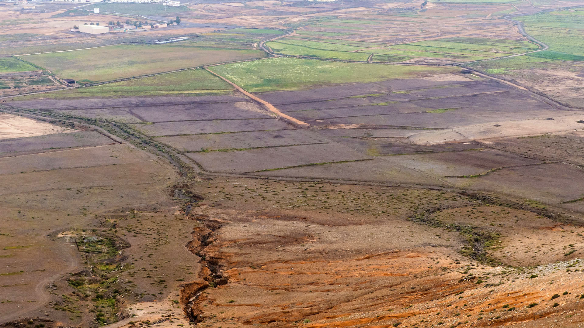 Felder in den Ebenen von La Oliva gesehen von der Fuente de Taba