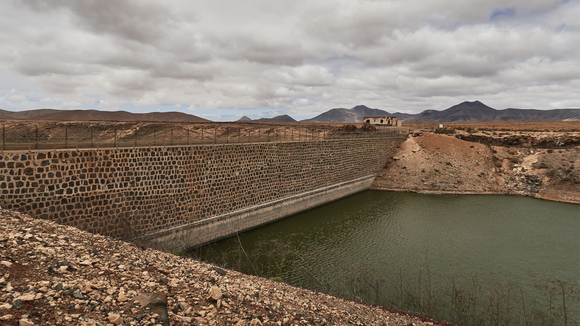 Der Staudamm Embalse de Los Molinos Fuerteventura.