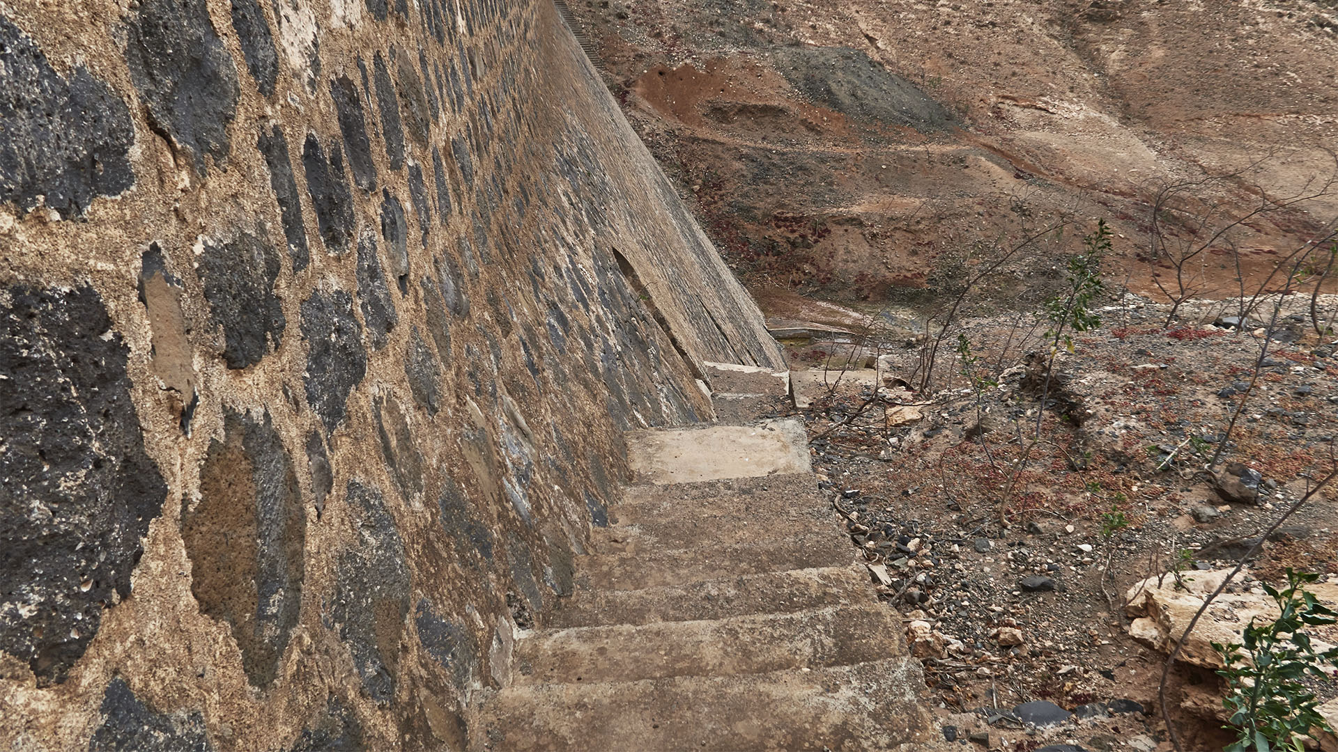 Der Inspektionsgang des Staudamms Embalse de Los Molinos Fuerteventura.