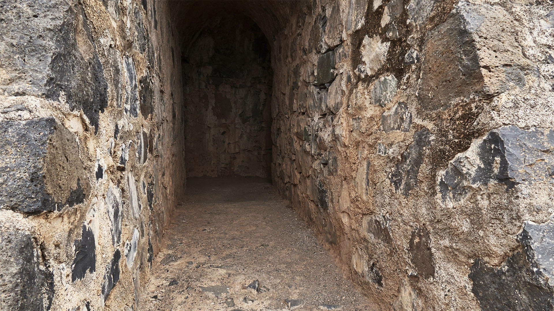 Der Inspektionsgang des Staudamms Embalse de Los Molinos Fuerteventura.