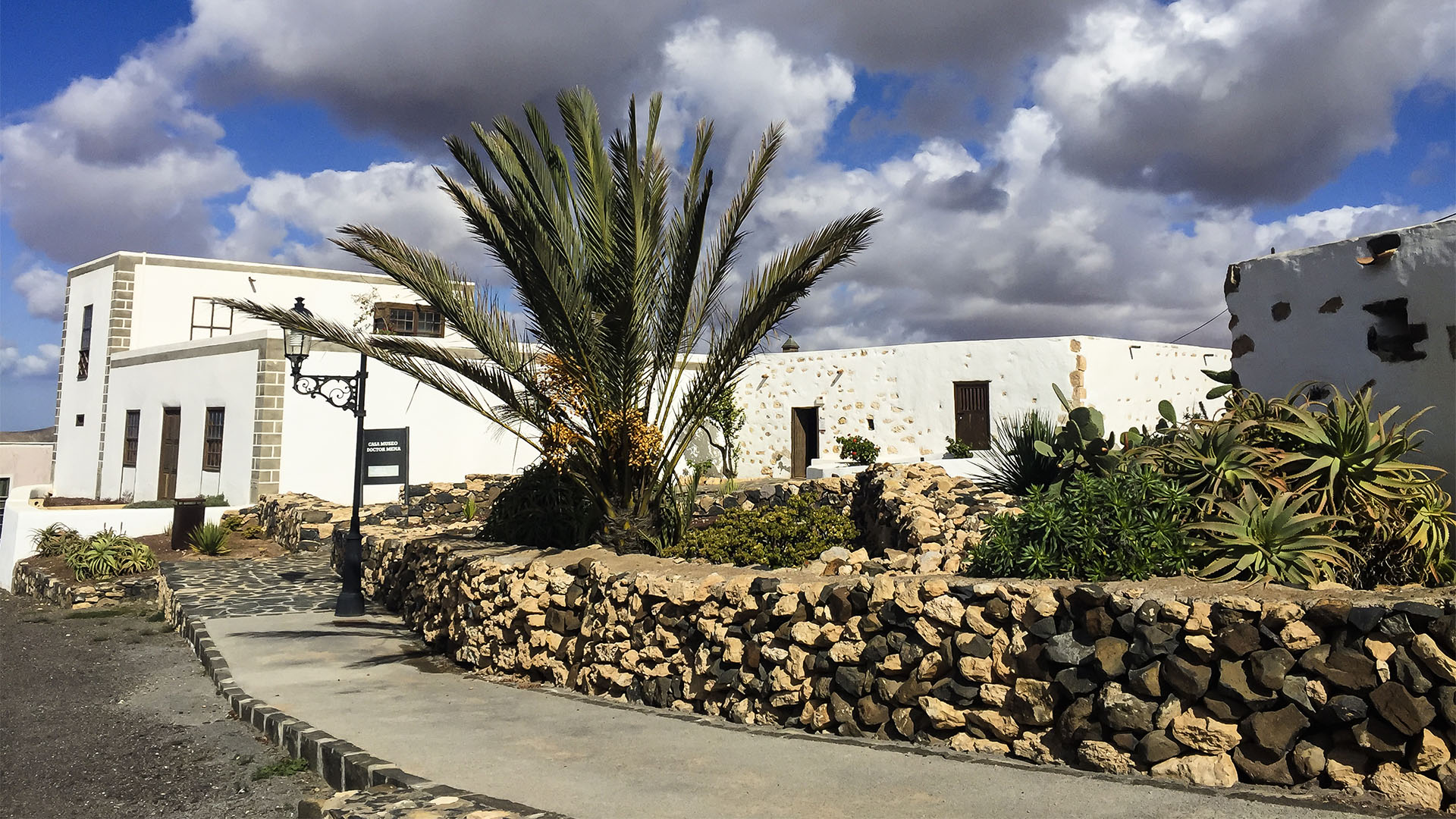 Sehenswürdigkeiten Fuerteventuras: Ampuyenta – Die Häuser Dr. Menas