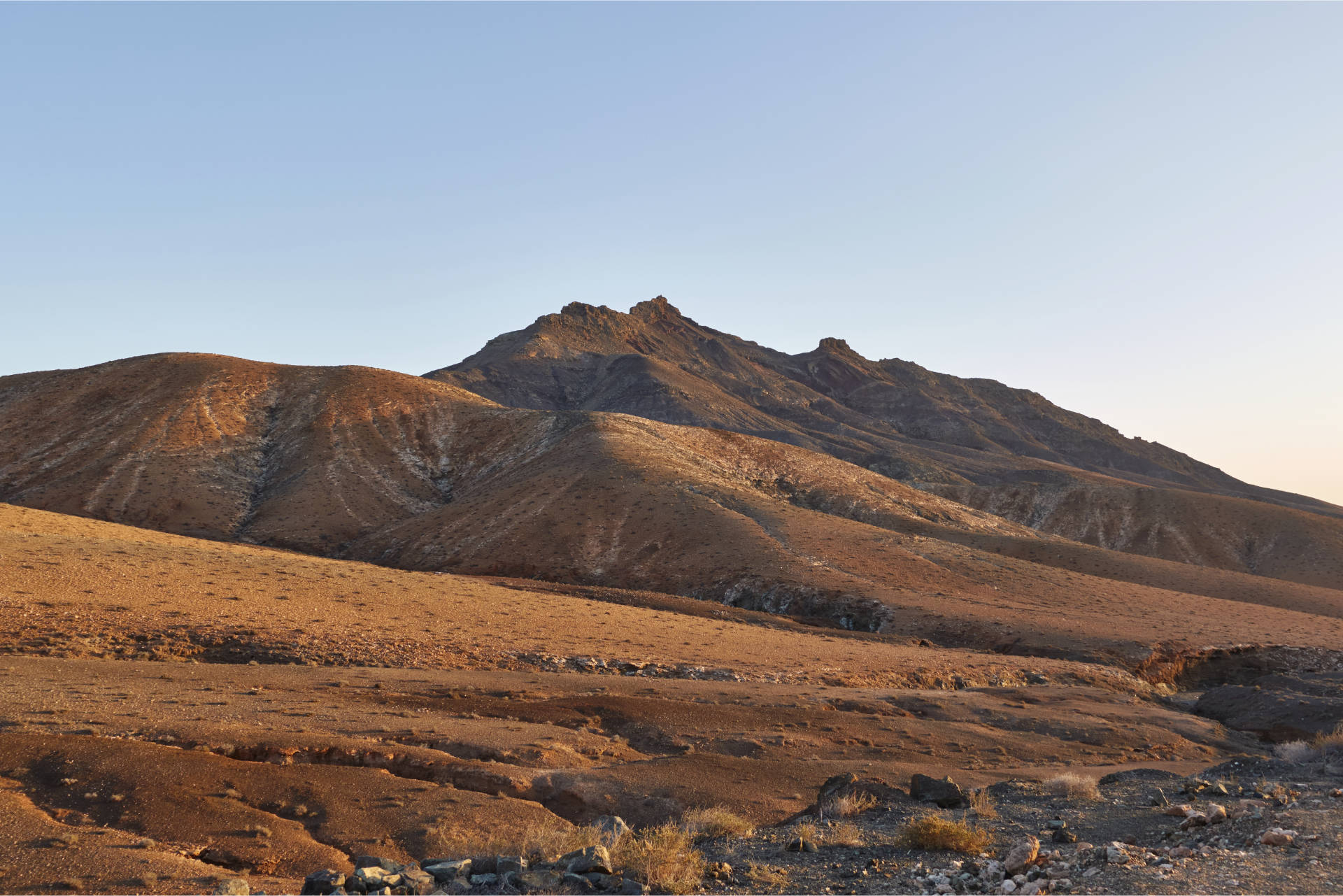 Monumento Natural Montaña Cardón (695 m) Fuerteventura.