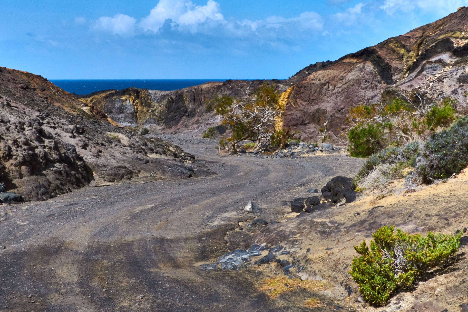 Durch den namenlosen barranco zum Playa de Cofete.