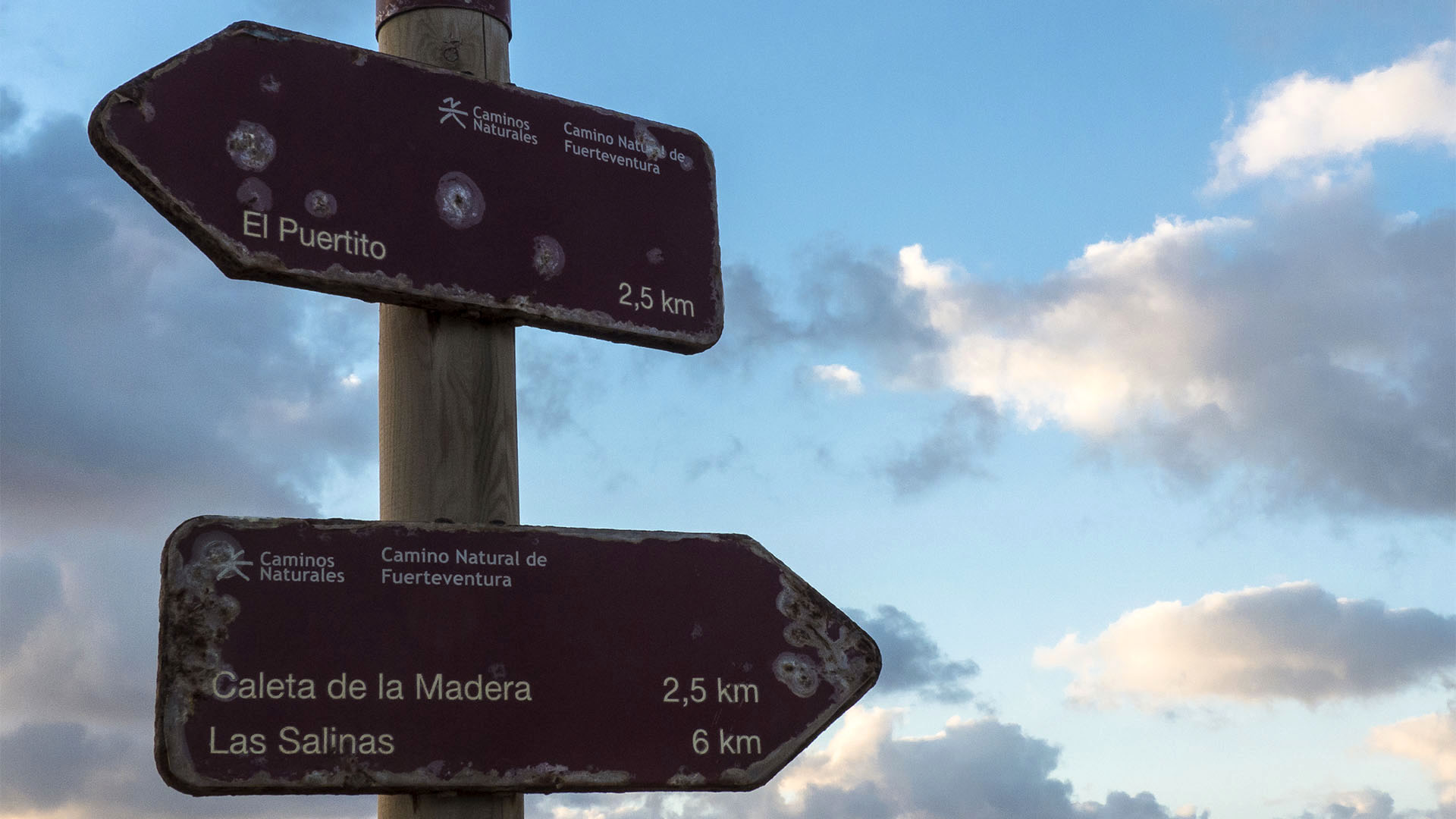 Die Piste zum Faro y Punta Pesebre und Caleta de la Madera Jandía Fuerteventura.