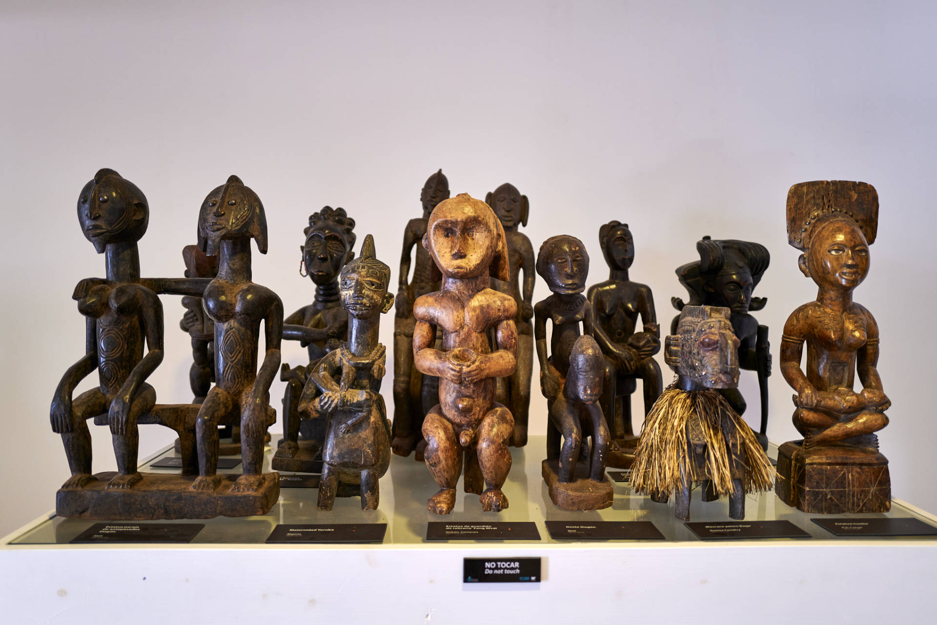 Museo Faro de la Entellada – Ausstellung 2023 afrikanische Kunst.