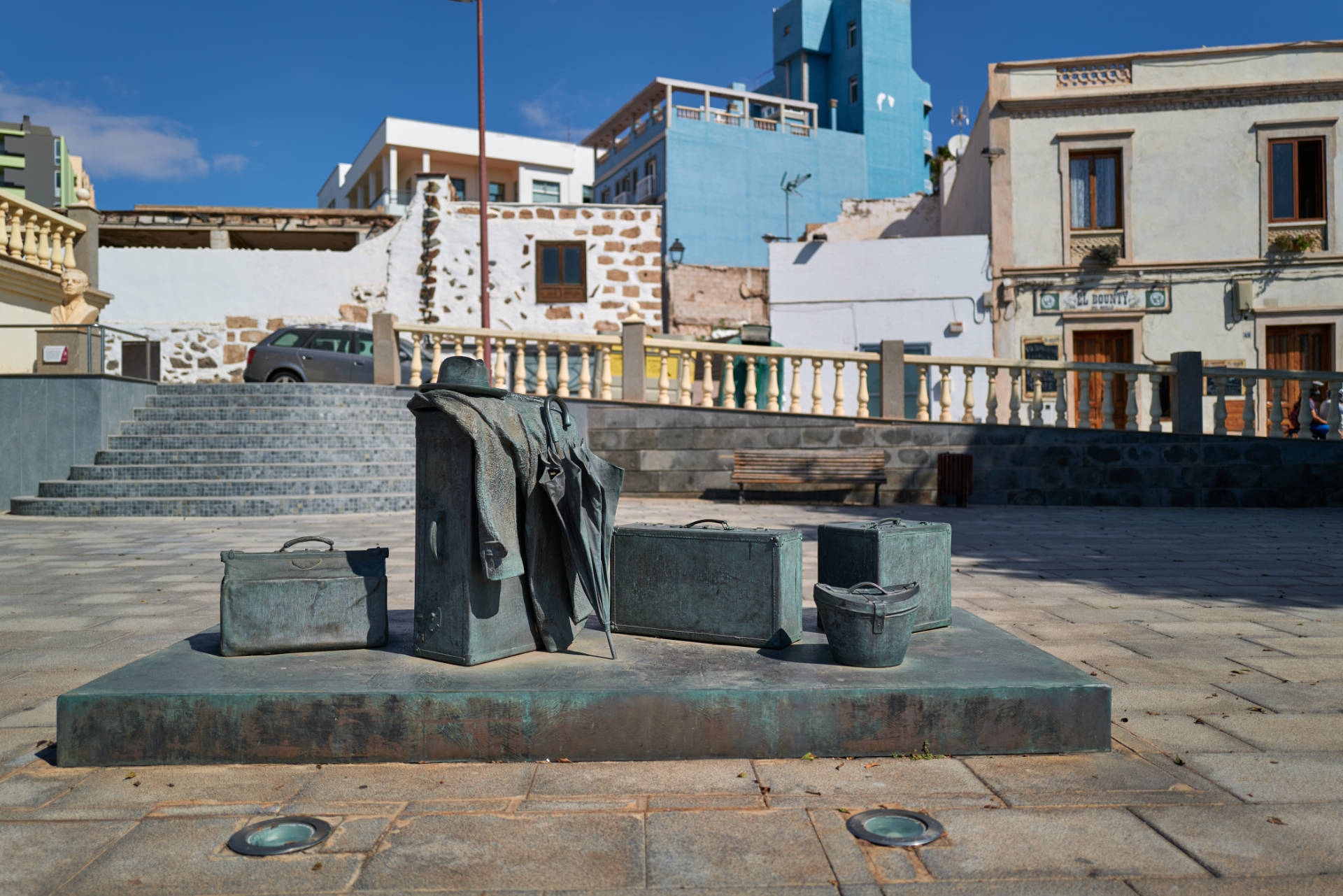 "Equipaje de ultramar" von Eduardo Úrculo Puerto del Rosario.