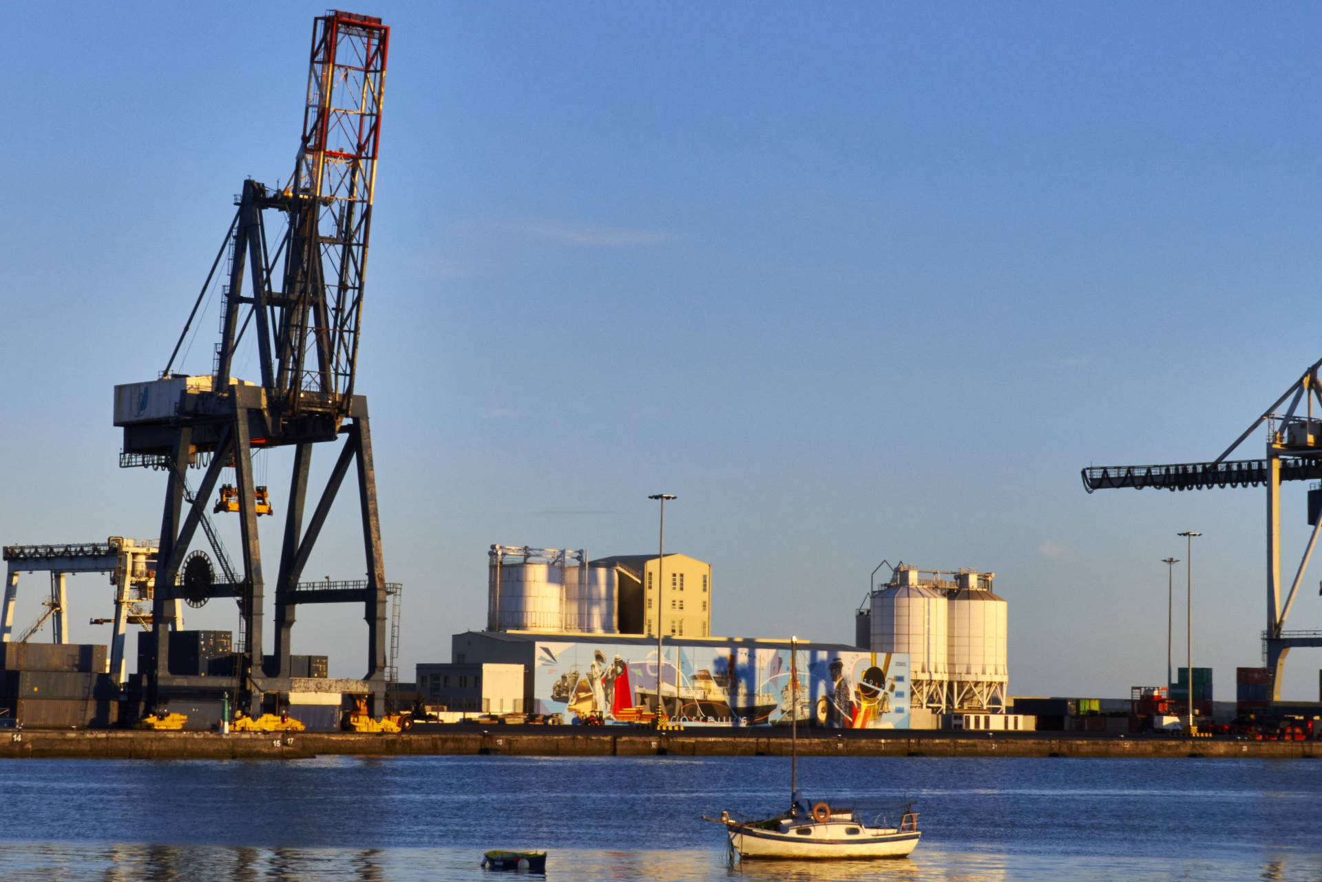 Die Handelsmole von Puerto del Rosario.