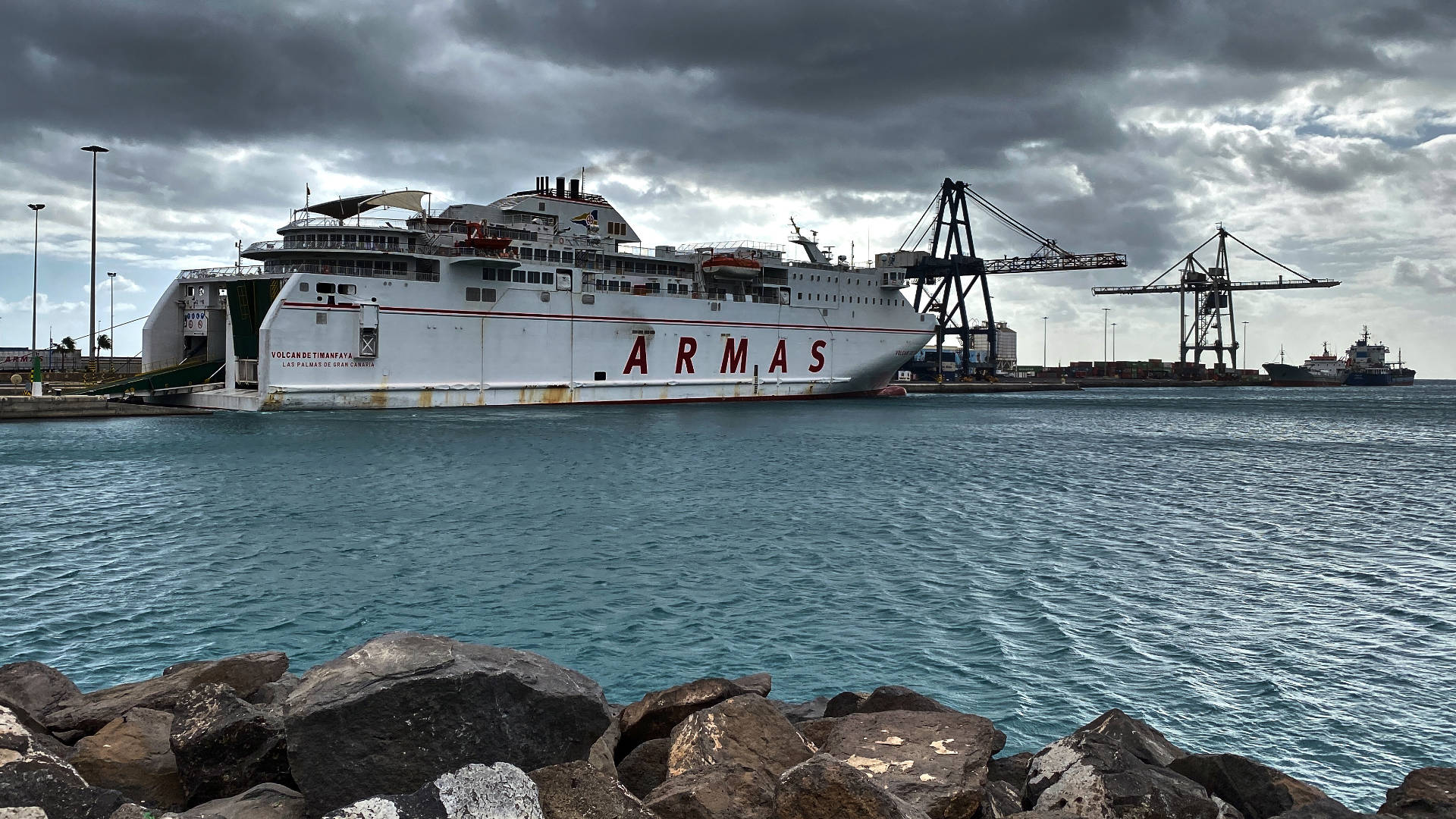 Puerto del Rosario – die Armas Fähre nach Puerto de la Luz Las Palmas Gran Canaria.