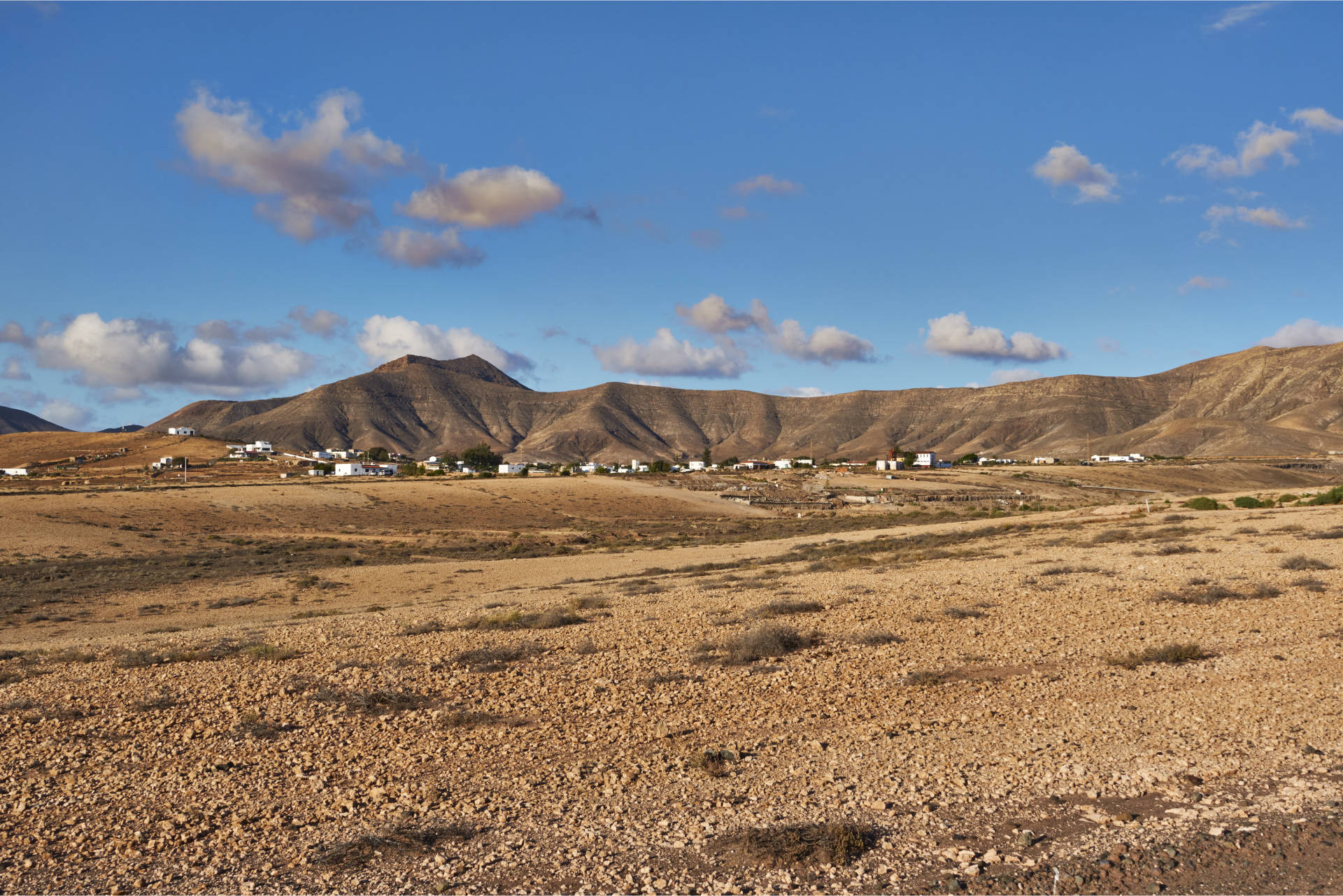 Der Ort Tefía und die Ebene von Tefía Fuerteventura.