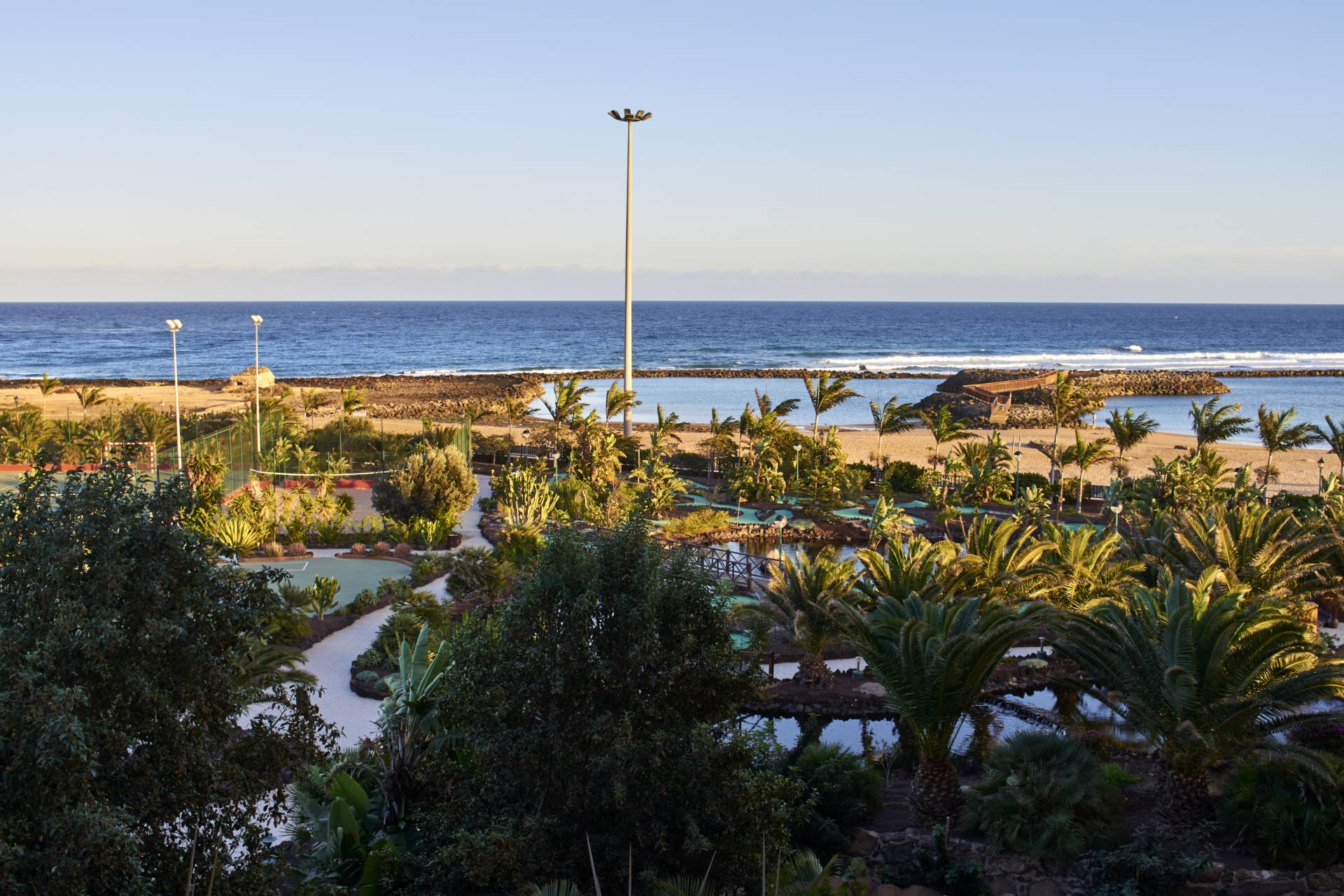 Caleta de Fuste Centro Comercial Fuerteventura.