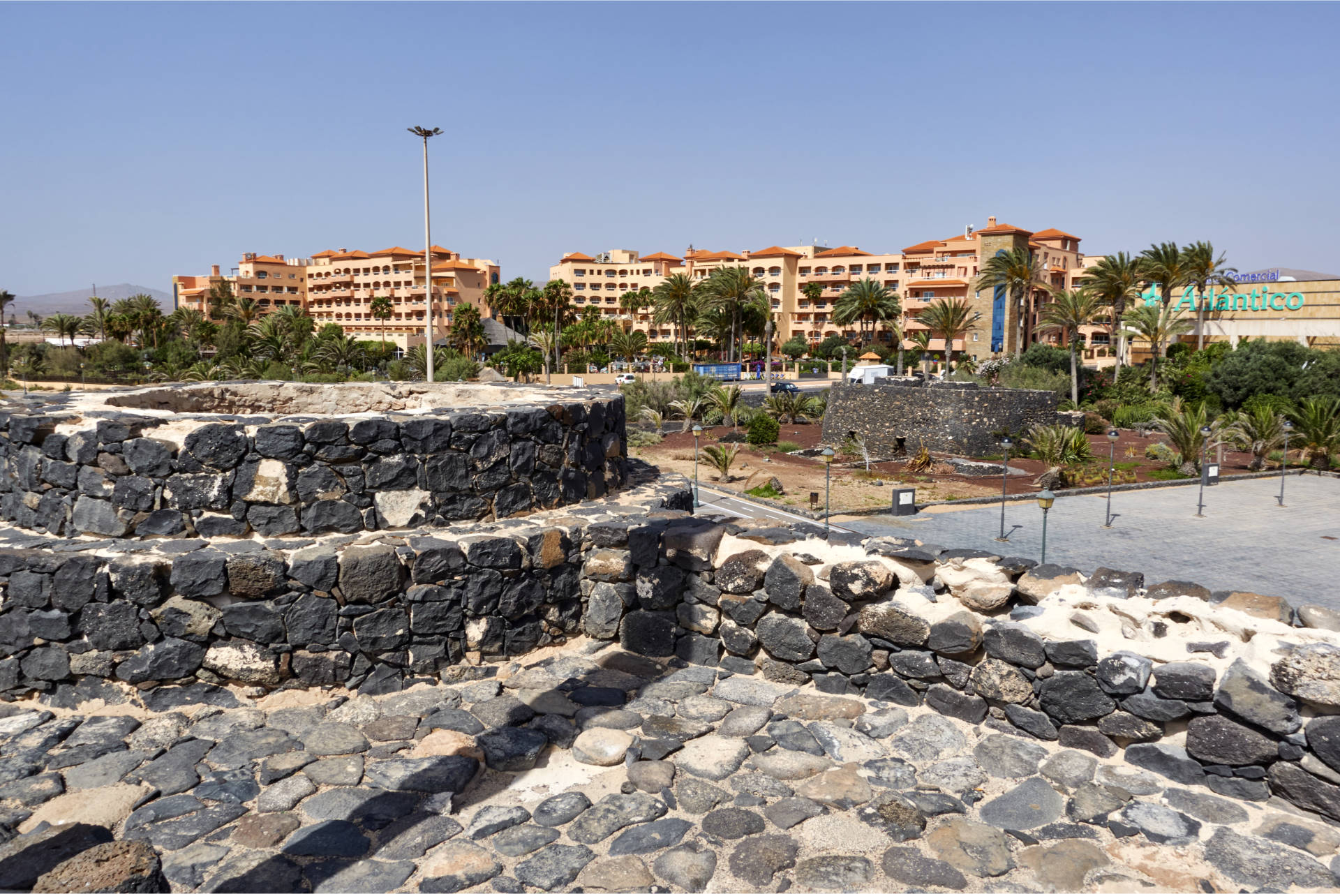 Caleta de Fuste Centro Comercial Fuerteventura.