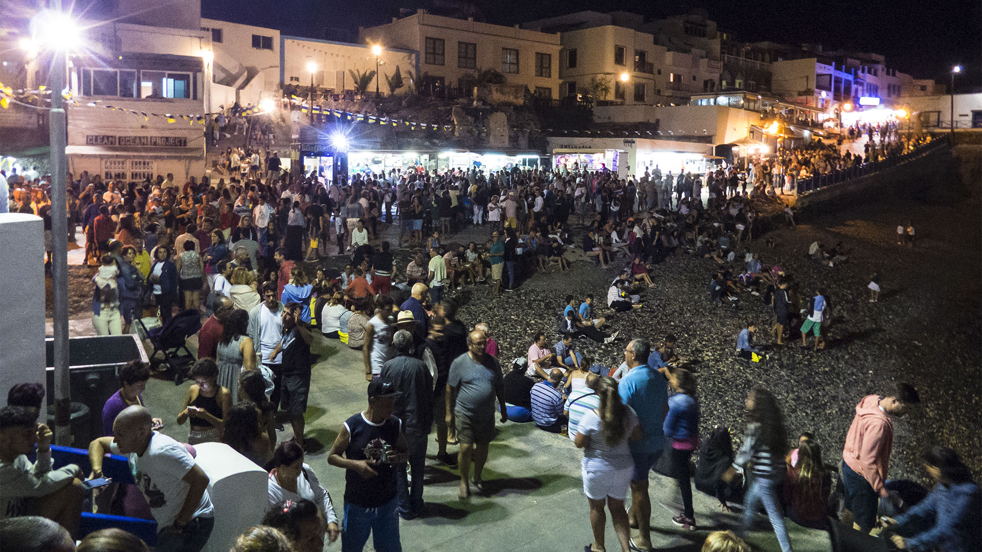 El Cotillo Fiesta Virgen del Buen Viaje El Cotillo Fuerteventura – Fischessen an der Muellito de los Pescadores.