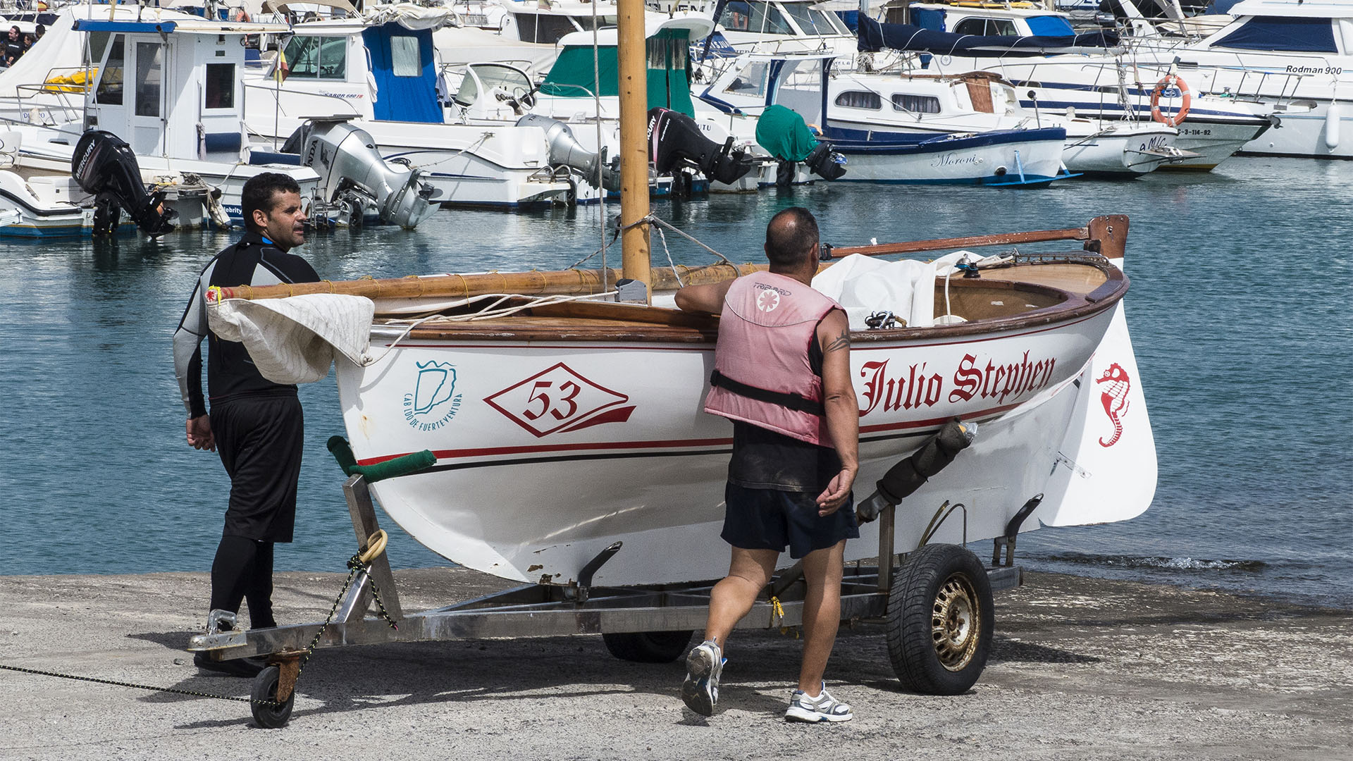 Sportveranstaltungen auf Fuerteventura: Corralejo Regata de Vela Latina.