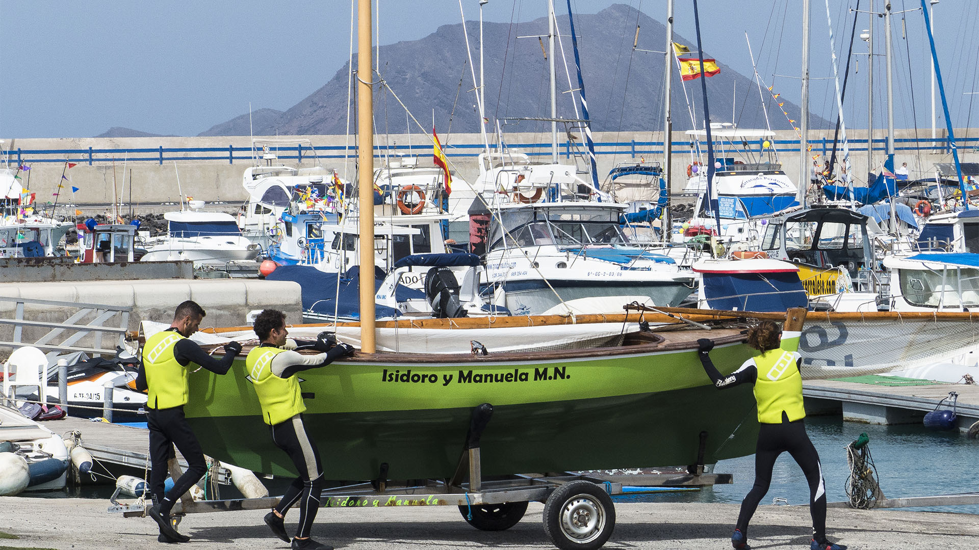 Sportveranstaltungen auf Fuerteventura: Corralejo Regata de Vela Latina.