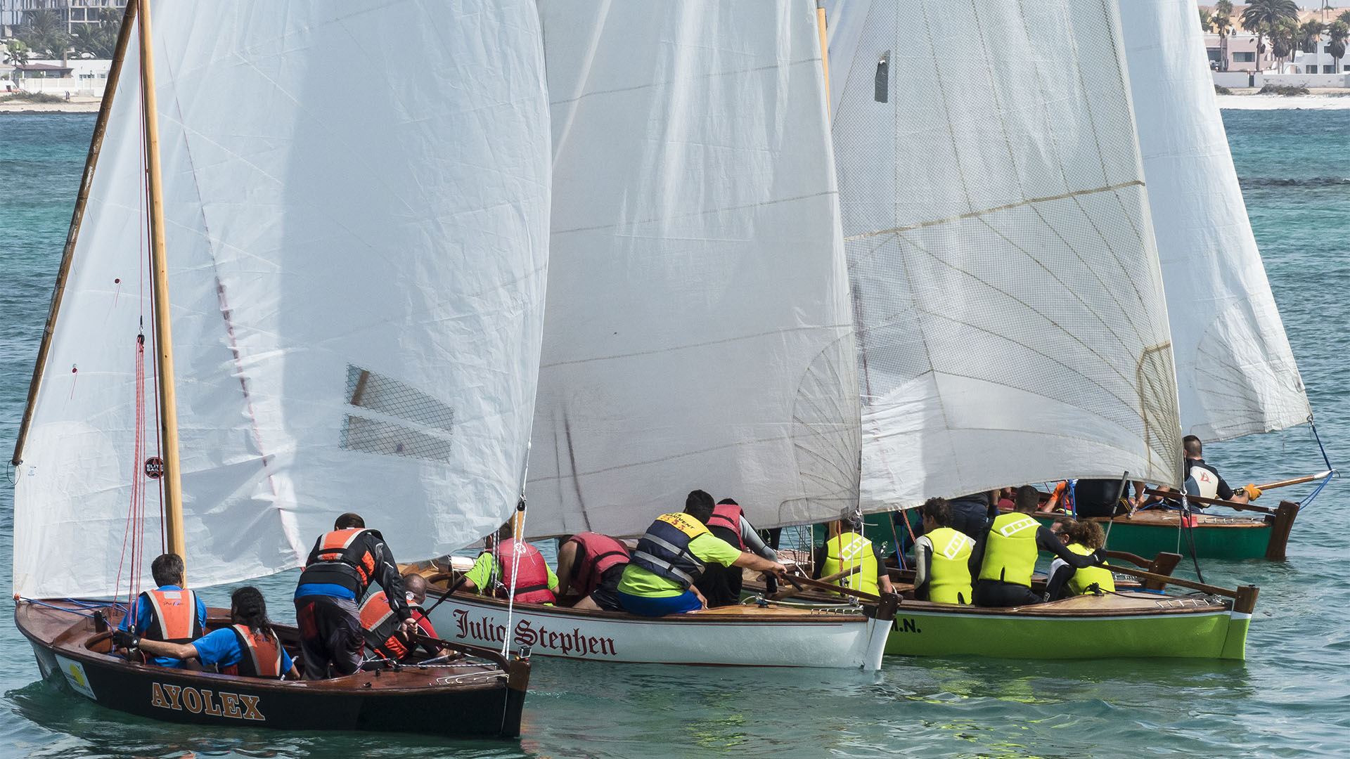 Sportveranstaltungen auf Fuerteventura: Corralejo Regata de Vela Latina.