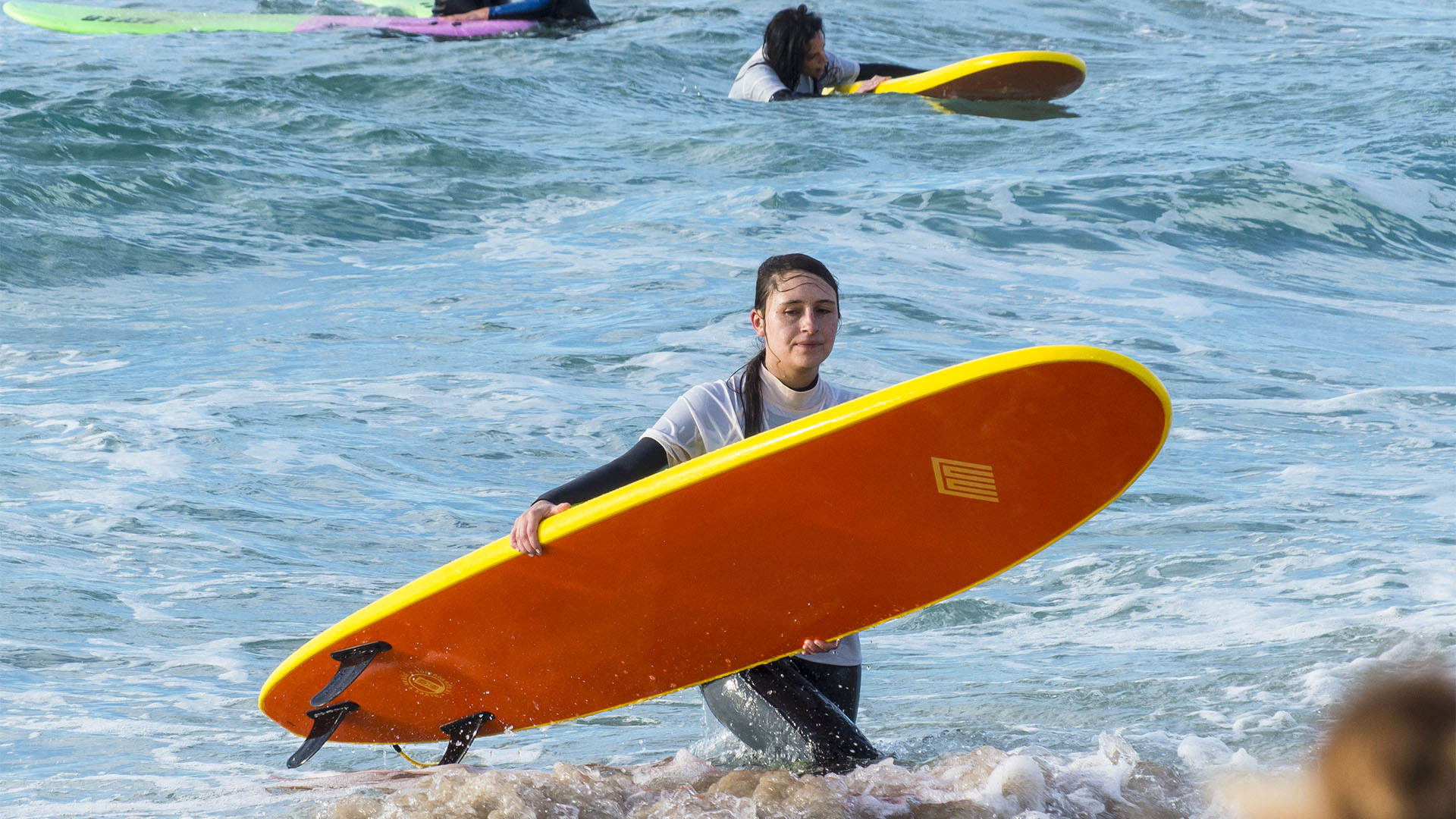 Wellenreiten auf Fuerteventura – das Hawaii Europas.