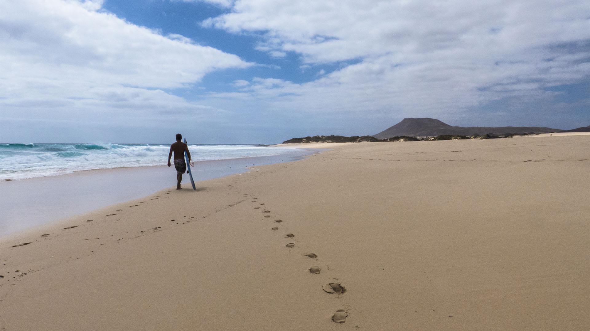 Wellenreiten auf Fuerteventura – das Hawaii Europas.