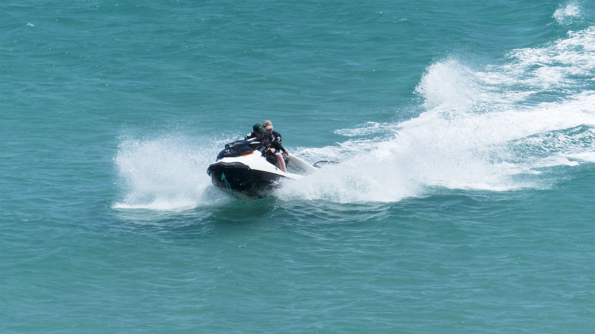 Funsport, Jetski, Jetskisafaris, Parasailing und mehr auf Fuerteventura.