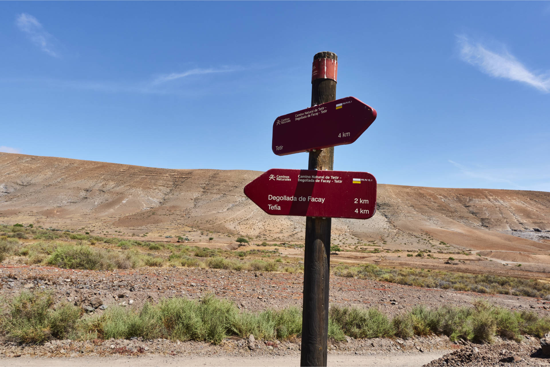 Durch das Valle de Tetir Richtung Westen zum namenlosen Pass zwischen Morro de Facay (520m) und Morro de Cagadas Blandas (525m).