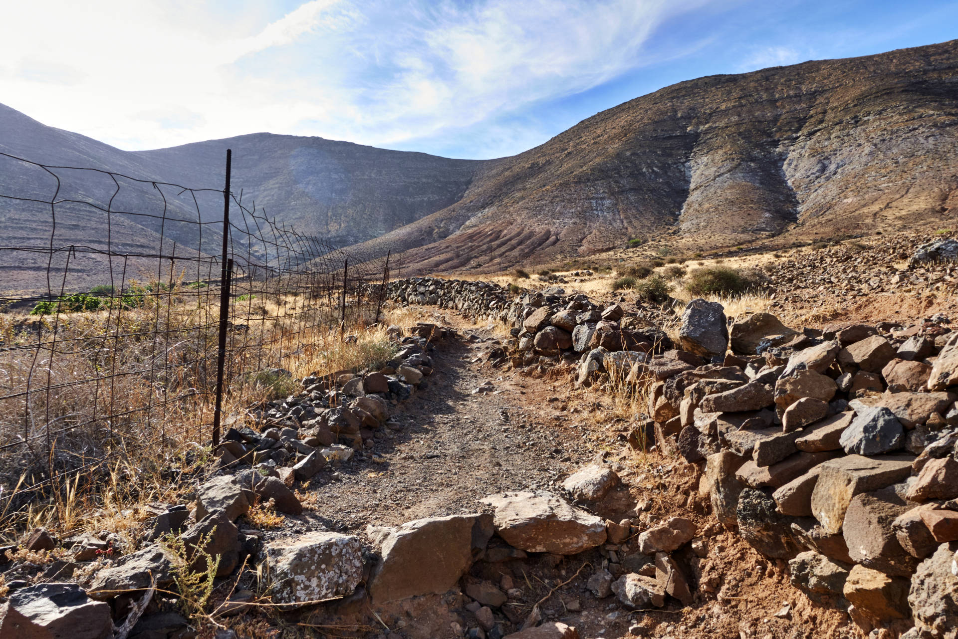 Der Wanderweg hinunter nach Tefía.