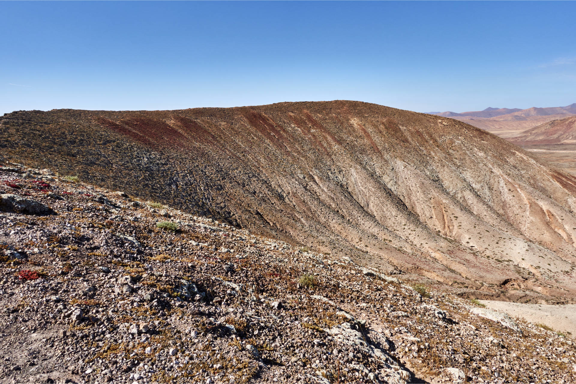 Der Vulkan Grat des Montaña Roja (314m) Fuerteventura.