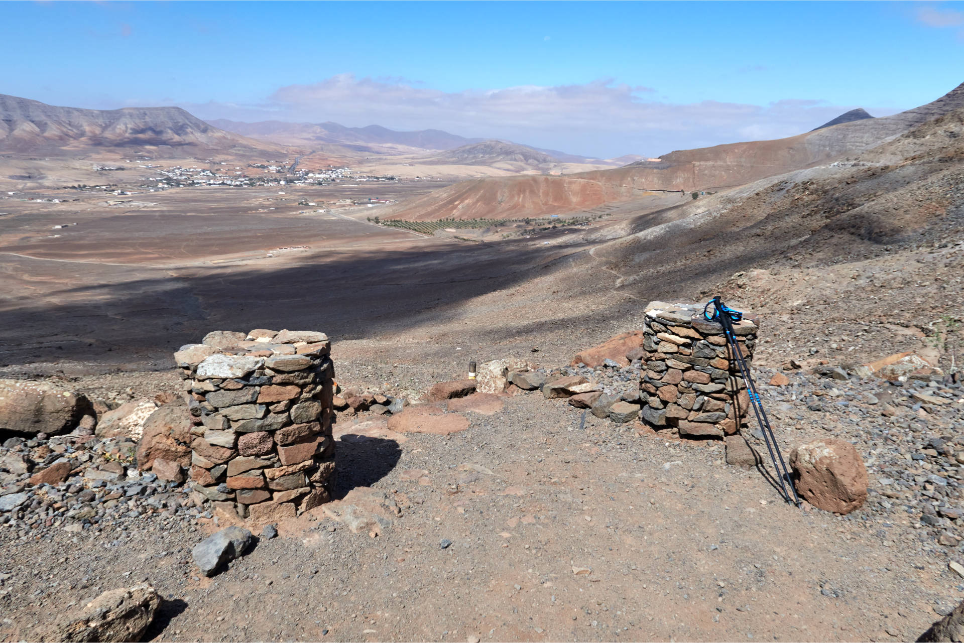 Nach den Serpentinen – schneller Trail durch die Bergflanke.