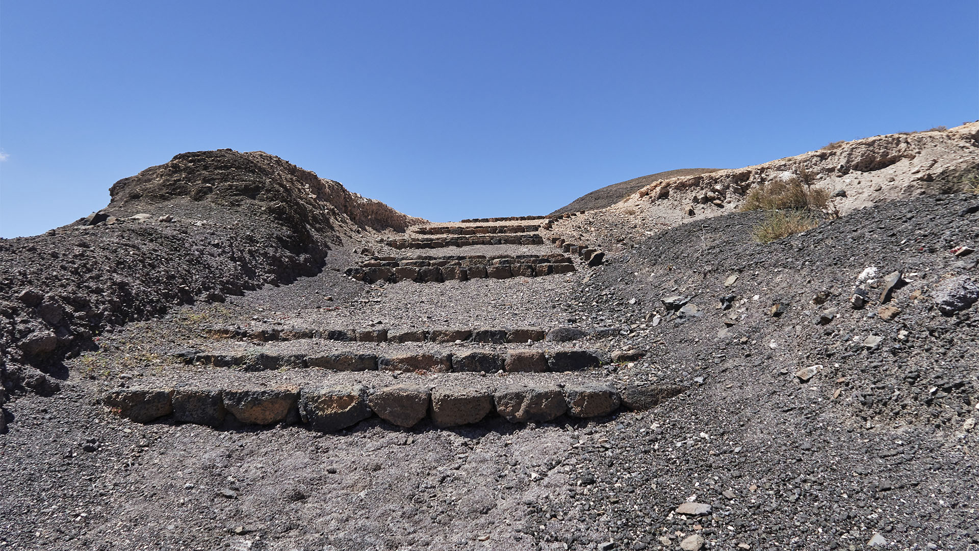 Start der Wanderung zu den Fuentes de El Chupadero an den Bundesstrasse FV-10.