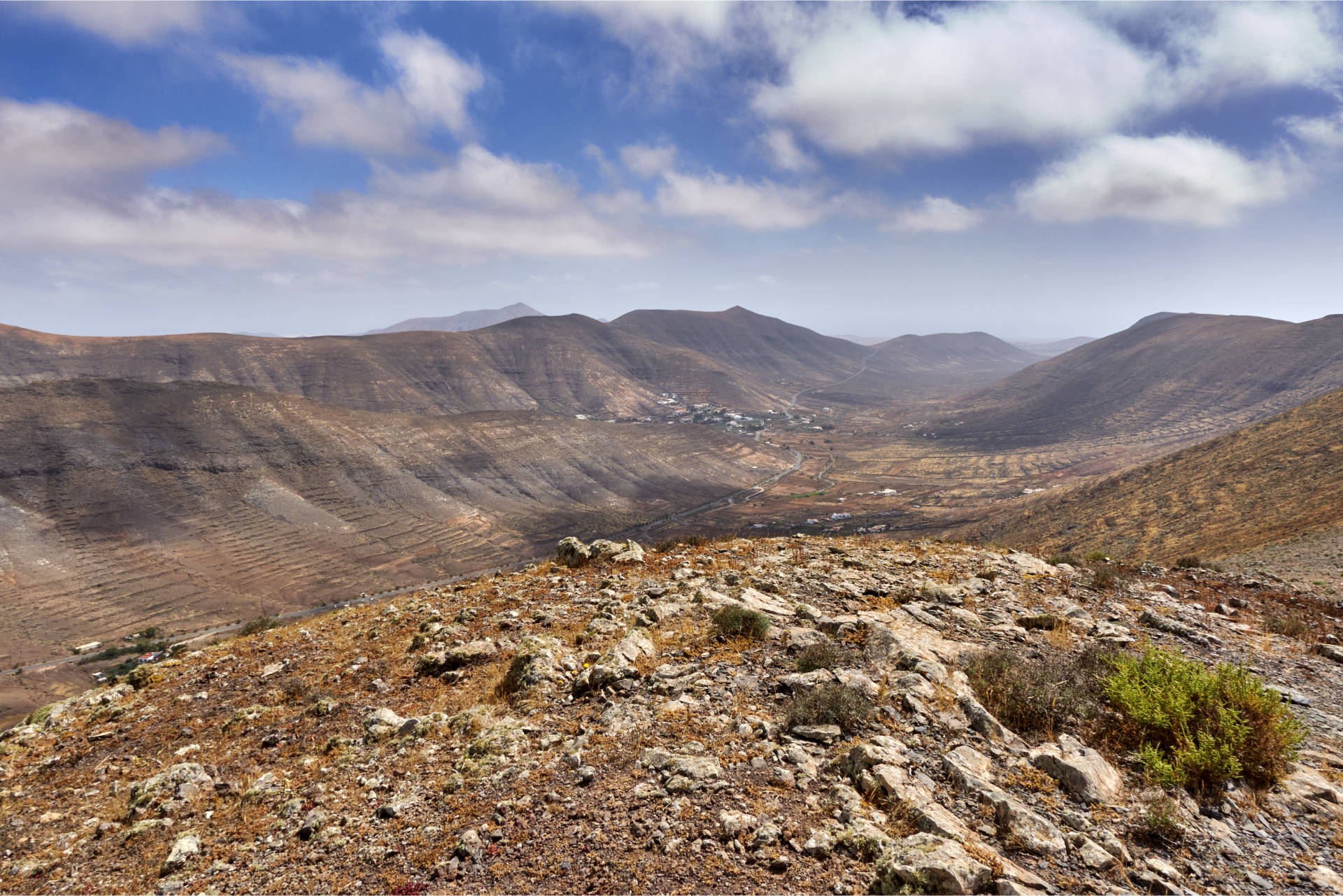Blick vom Degollada el Renegado (519m) auf das Valle Grande und Vallebrón.