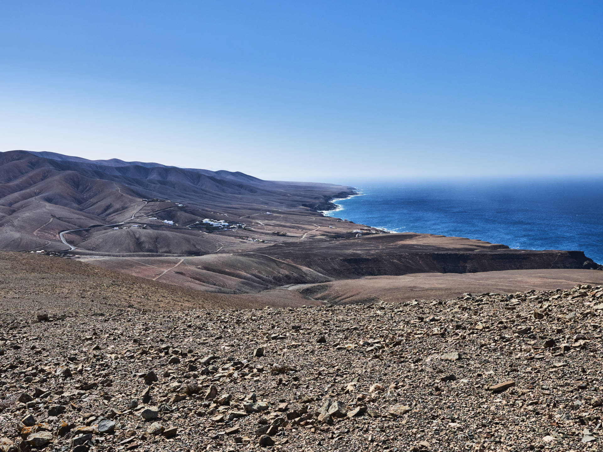 Vom Embalse de los Molinos über den Atalaya Risco Grande (328 m) zum wilden Playa de los Mozos.