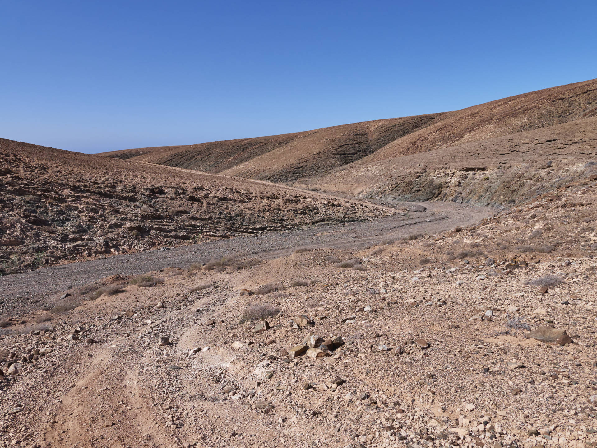 Vom Embalse de los Molinos über den Atalaya Risco Grande (328 m) zum wilden Playa de los Mozos.