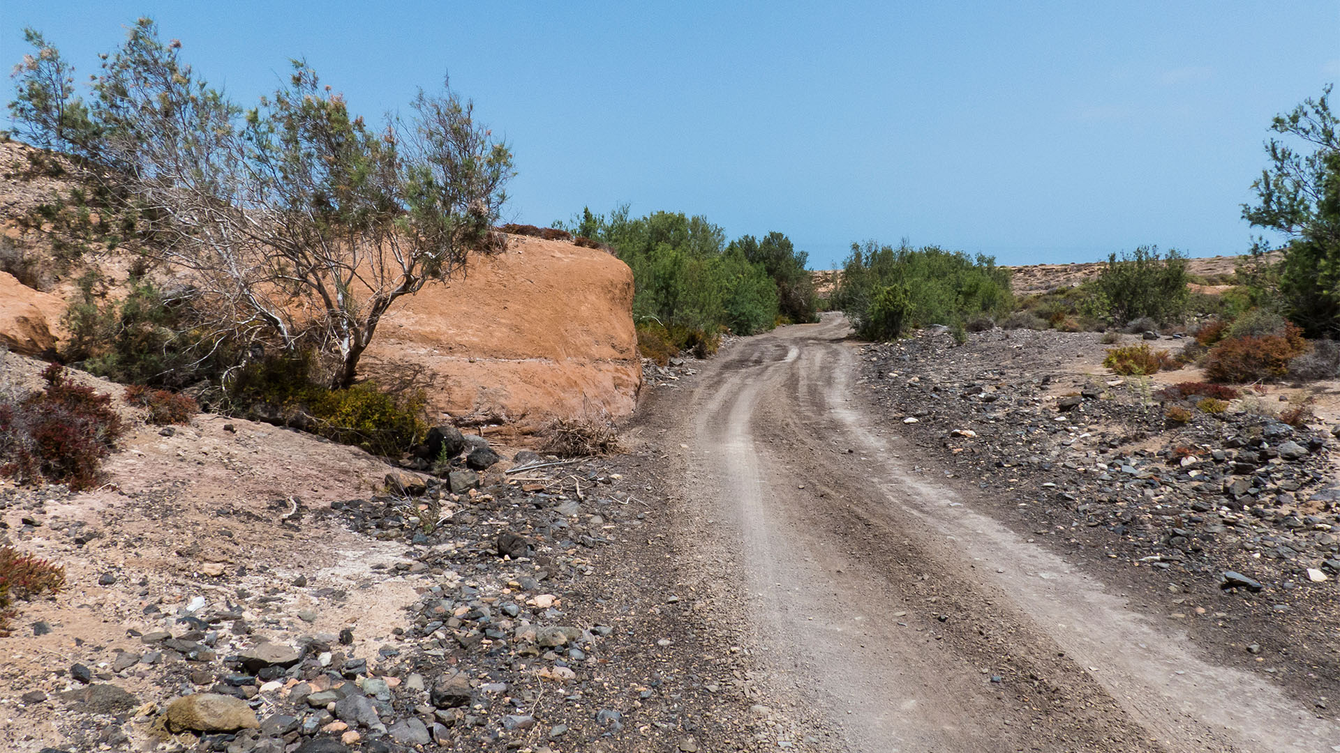 Wandern + Trekking auf Fuerteventura: Von Tindaya durch den Barranco Esquinzo nach El Cotillo.