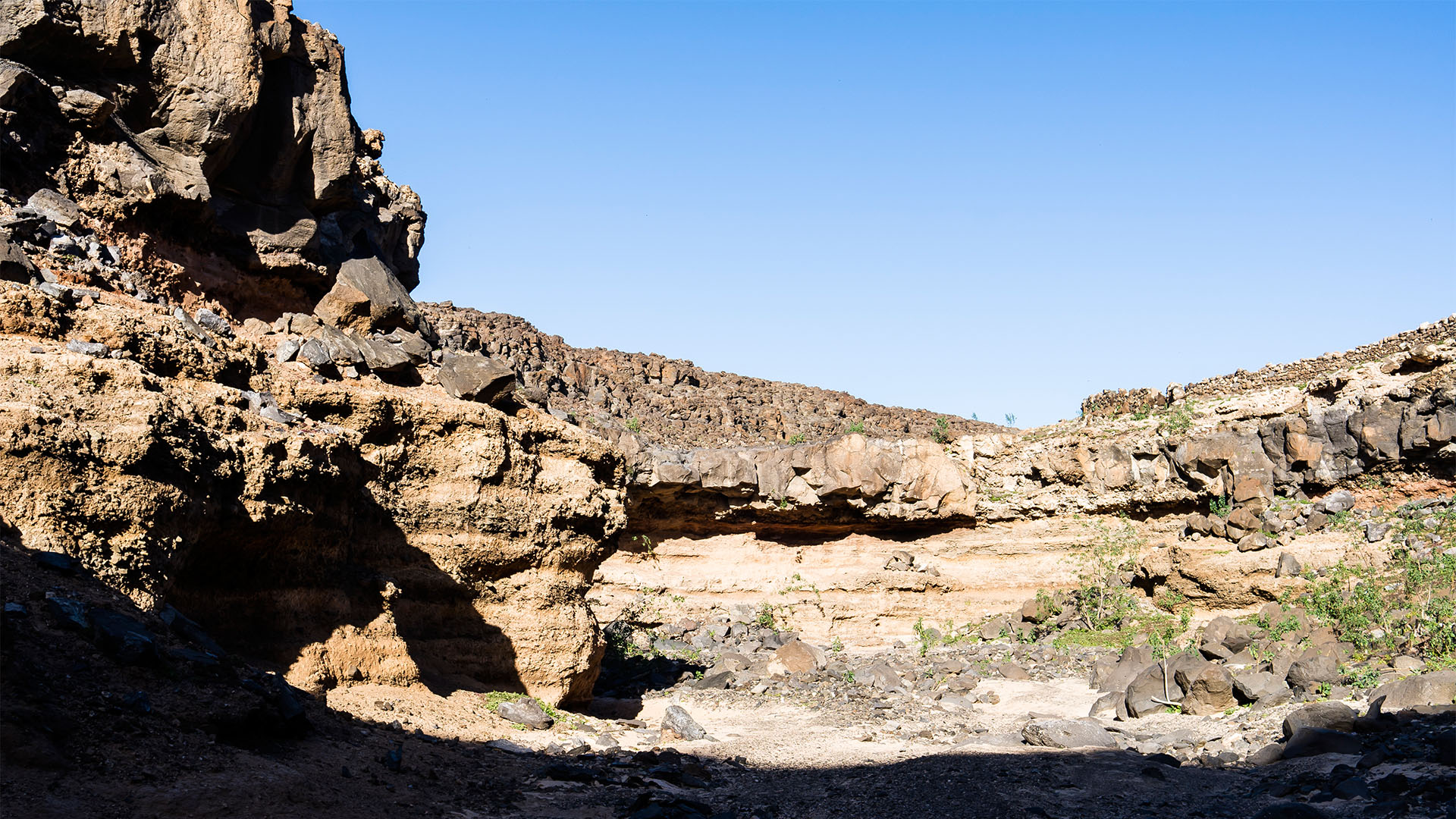 Wandern + Trekking auf Fuerteventura: Von Tindaya durch den Barranco Esquinzo nach El Cotillo.