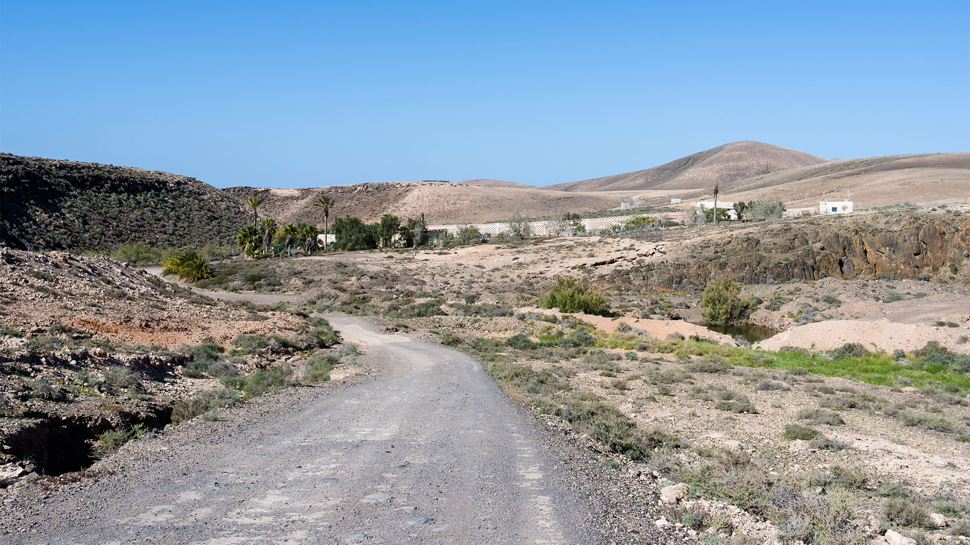 Wandern + Trekking auf Fuerteventura: Von Tindaya durch den Barranco Esquinzo nach El Cotillo.