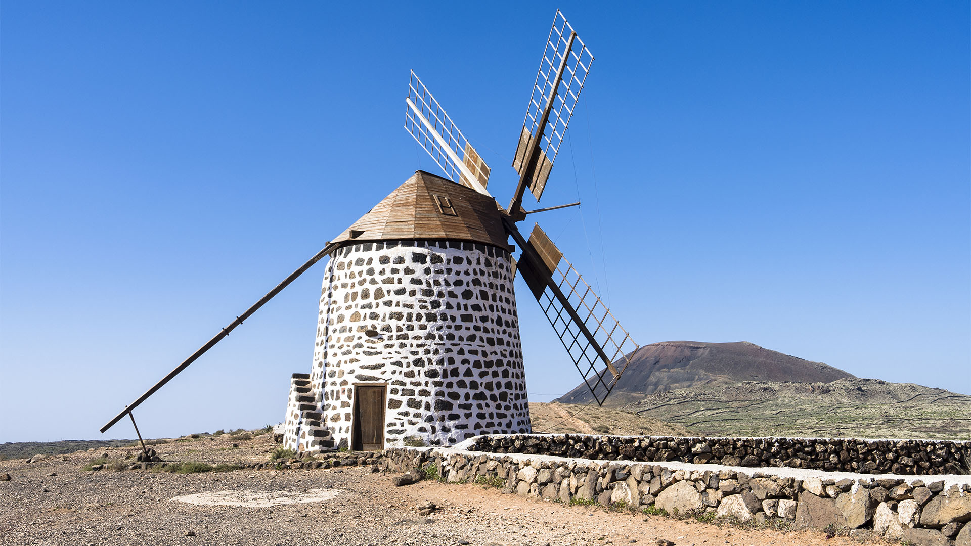 Wandern + Trekking auf Fuerteventura: Über die GR 131 von Villaverde nach Lajares.