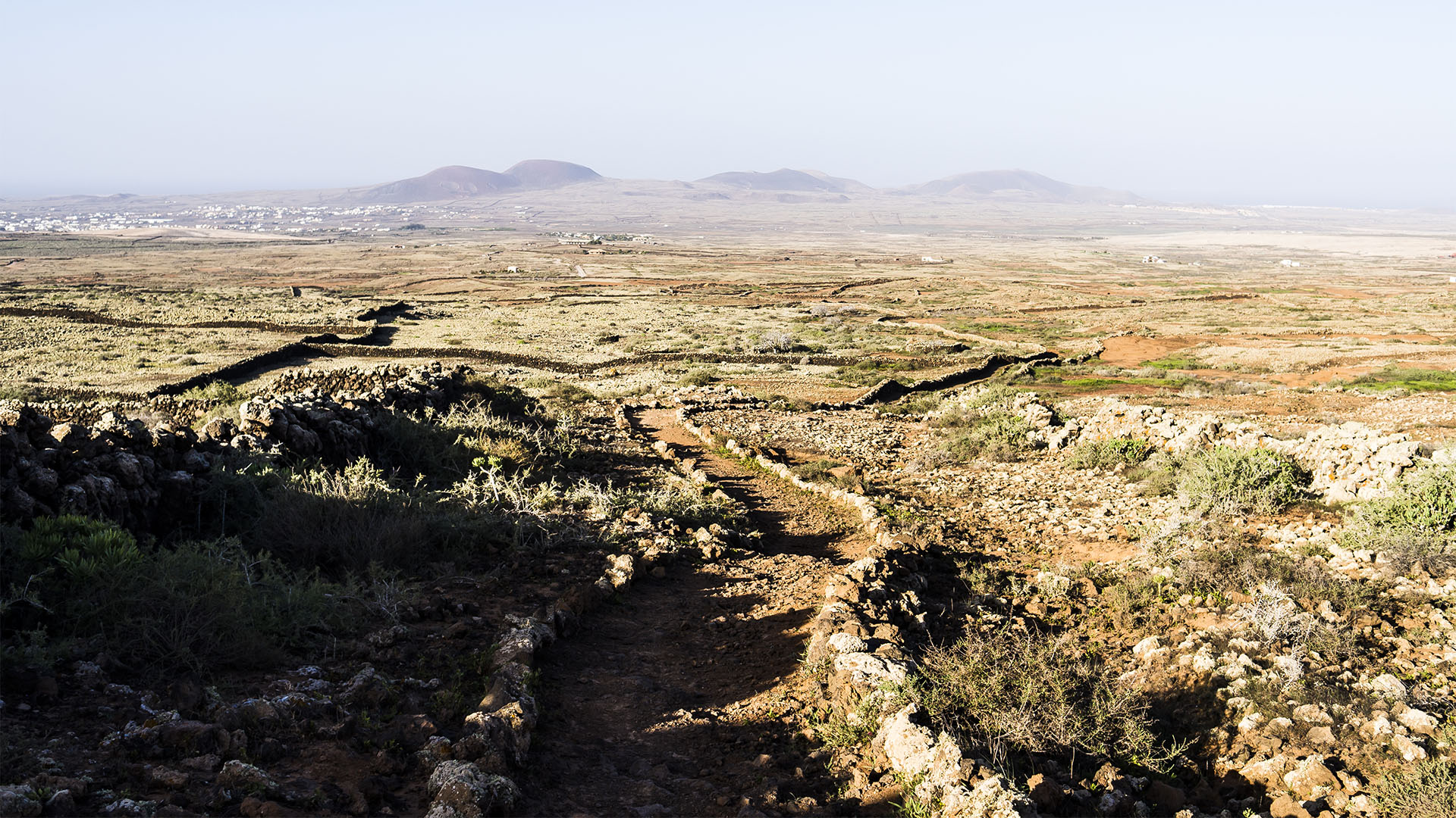 Wandern + Trekking auf Fuerteventura: Über die GR 131 von Villaverde nach Lajares.