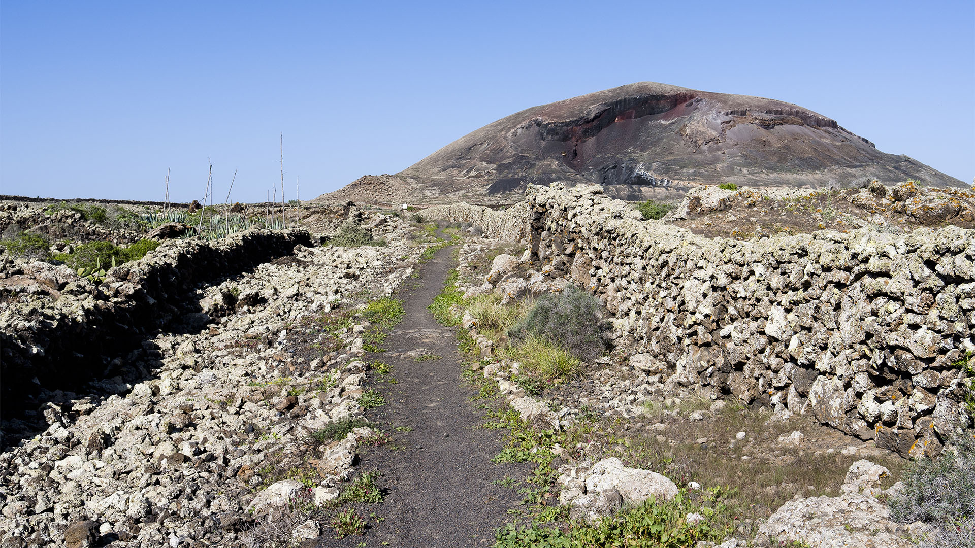 Wandern + Trekking auf Fuerteventura: Über die GR 131 von Villaverde nach Lajares.